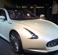 合作與共贏-同高科技與昶洧新能源汽車(chē)再度握手